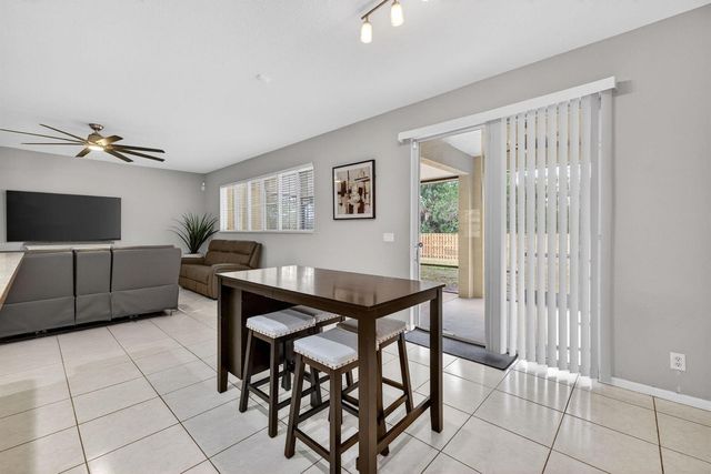 5806 NW Breezy Brook Court, Port St. Lucie, FL 34986