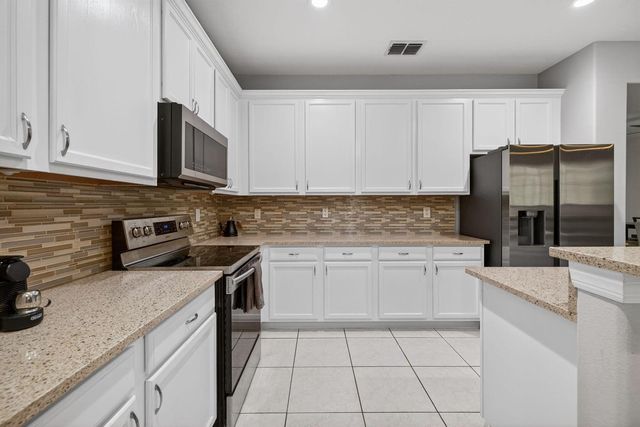 5806 NW Breezy Brook Court, Port St. Lucie, FL 34986