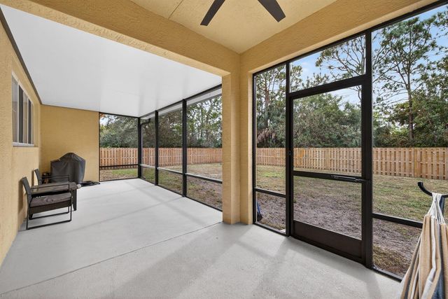 5806 NW Breezy Brook Court, Port St. Lucie, FL 34986