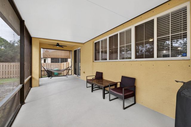 5806 NW Breezy Brook Court, Port St. Lucie, FL 34986
