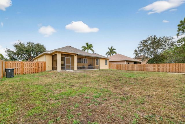 5806 NW Breezy Brook Court, Port St. Lucie, FL 34986