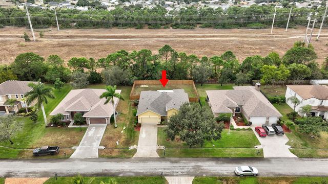 5806 NW Breezy Brook Court, Port St. Lucie, FL 34986