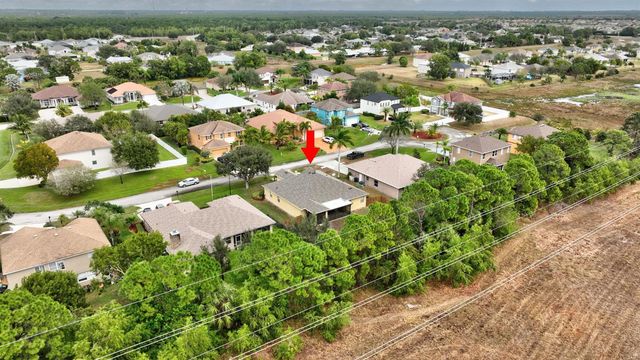 5806 NW Breezy Brook Court, Port St. Lucie, FL 34986