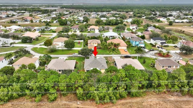 5806 NW Breezy Brook Court, Port St. Lucie, FL 34986