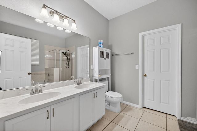 5806 NW Breezy Brook Court, Port St. Lucie, FL 34986
