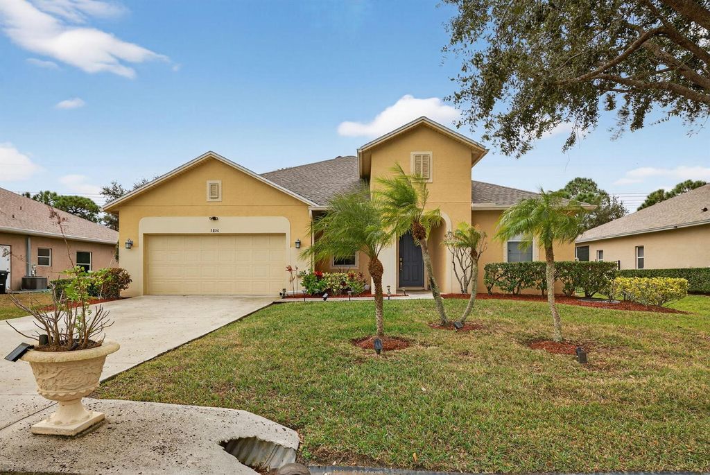 5806 NW Breezy Brook Court, Port St. Lucie, FL 34986