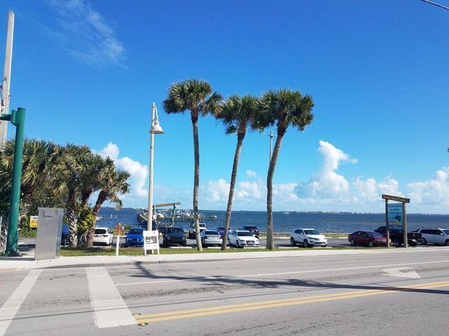 1561 NE 12th Terrace C7, Jensen Beach, FL 34957