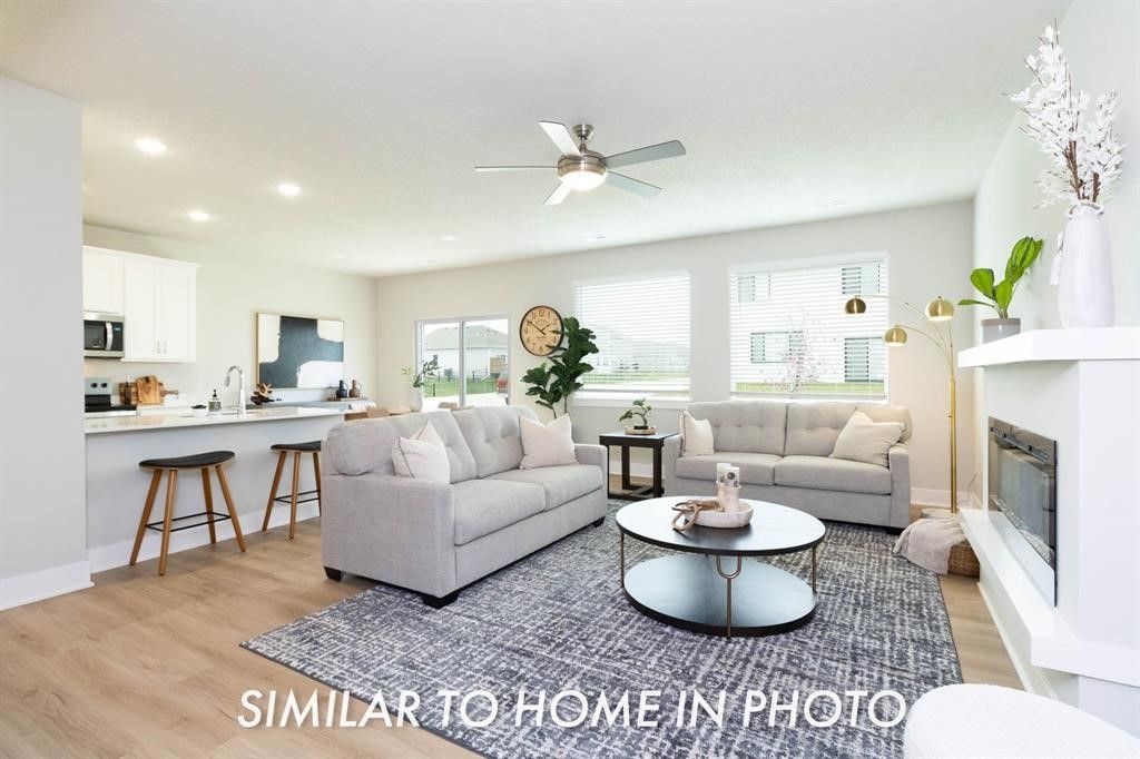 6945 Poppy Court, Johnston, IA 50131