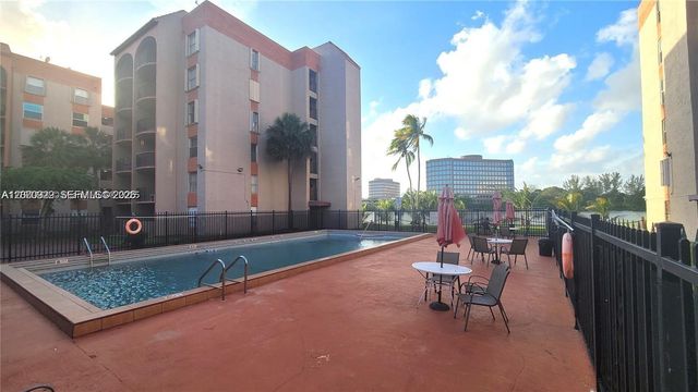 5201 NW 7th Street 609W, Miami, FL 33126