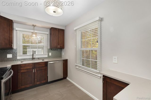 3221 Shenandoah Drive, Royal Oak, MI 48073