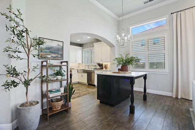 2573 Canal Dr, Lodi, CA 95242