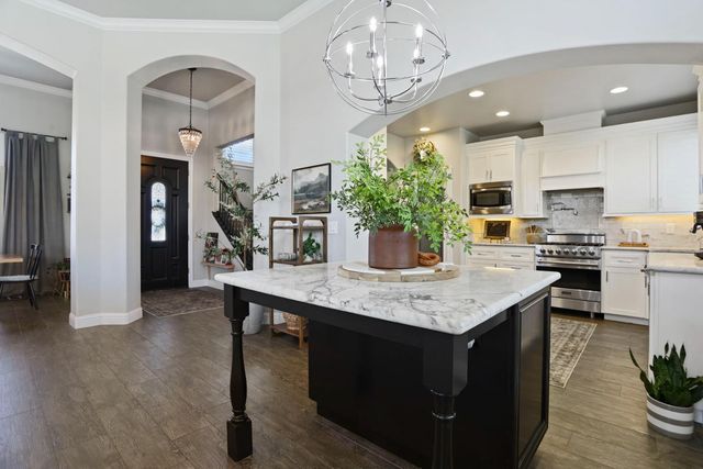 2573 Canal Dr, Lodi, CA 95242