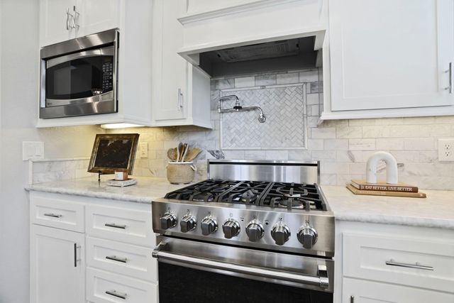 2573 Canal Dr, Lodi, CA 95242