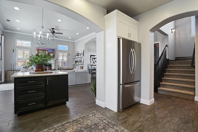 2573 Canal Dr, Lodi, CA 95242