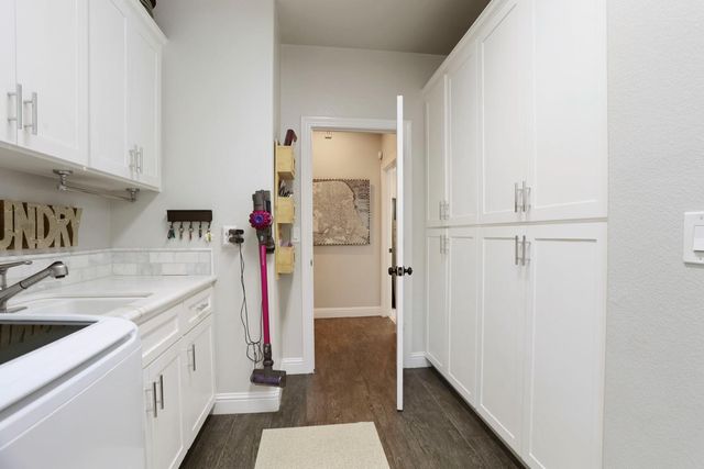 2573 Canal Dr, Lodi, CA 95242