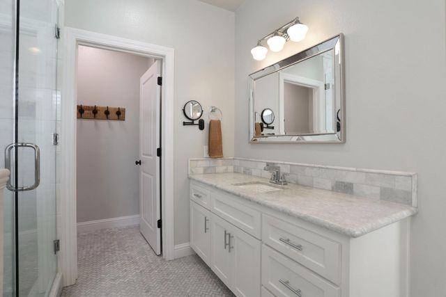 2573 Canal Dr, Lodi, CA 95242