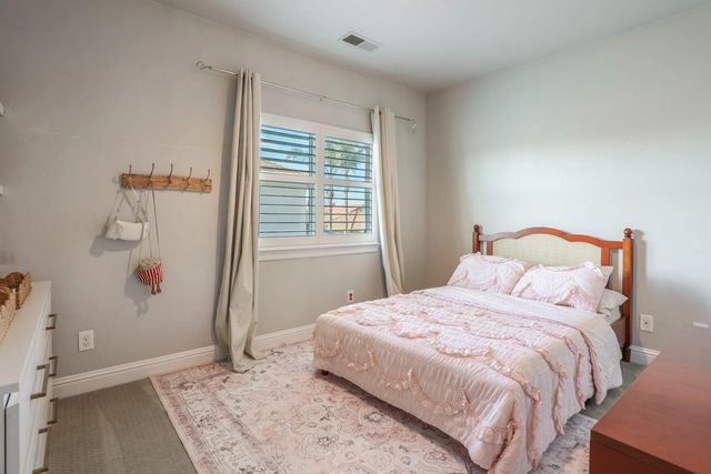 2573 Canal Dr, Lodi, CA 95242