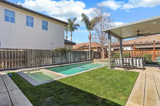 2573 Canal Dr, Lodi, CA 95242