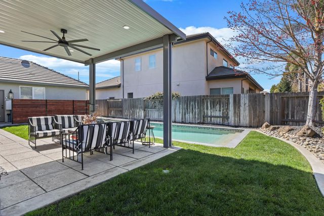 2573 Canal Dr, Lodi, CA 95242