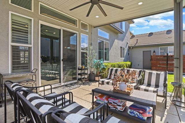 2573 Canal Dr, Lodi, CA 95242