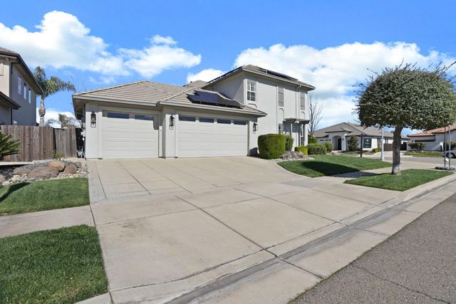 2573 Canal Dr, Lodi, CA 95242