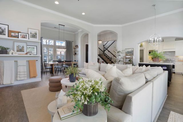 2573 Canal Dr, Lodi, CA 95242