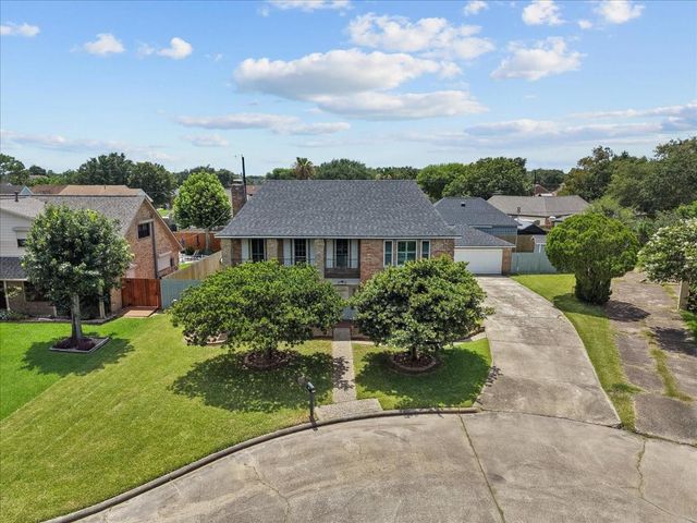 4205 Quaker Drive, Texas City, TX 77590