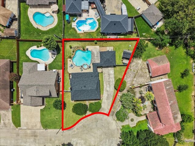 4205 Quaker Drive, Texas City, TX 77590
