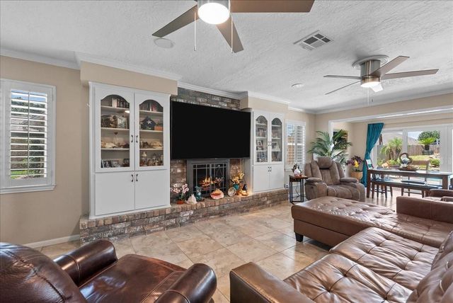 4205 Quaker Drive, Texas City, TX 77590