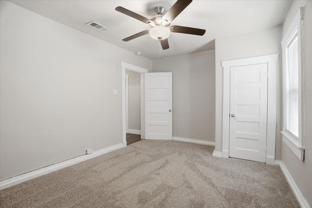 711 Roberts Cut Off Road, River Oaks, TX 76114