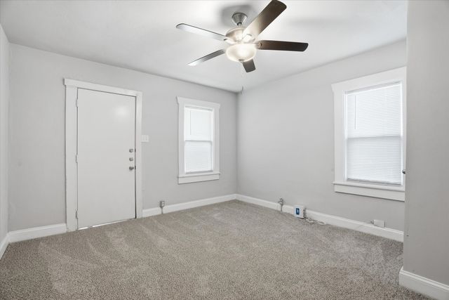 711 Roberts Cut Off Road, River Oaks, TX 76114