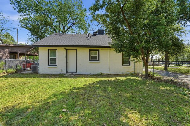 711 Roberts Cut Off Road, River Oaks, TX 76114