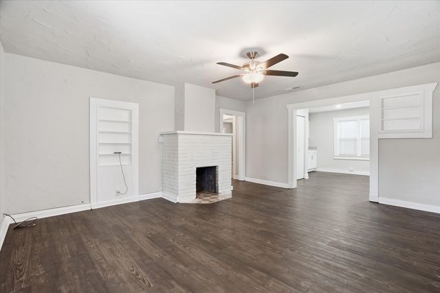 711 Roberts Cut Off Road, River Oaks, TX 76114