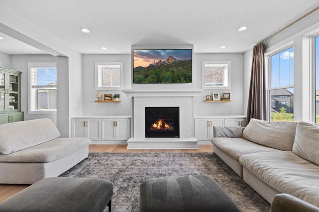 10166 Shadyview Lane N, Maple Grove, MN 55311
