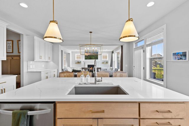 10166 Shadyview Lane N, Maple Grove, MN 55311