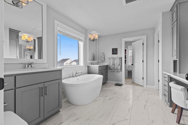 10166 Shadyview Lane N, Maple Grove, MN 55311