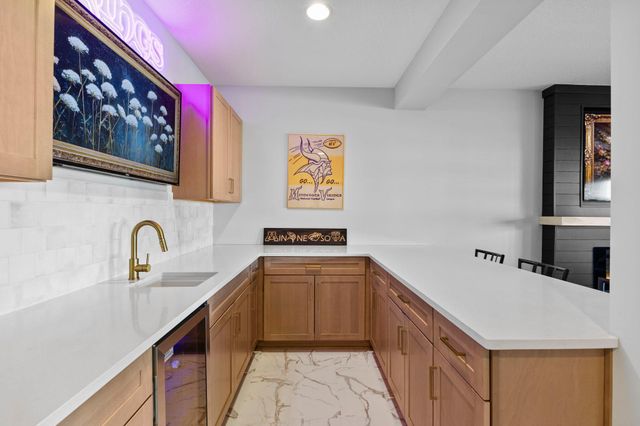 10166 Shadyview Lane N, Maple Grove, MN 55311