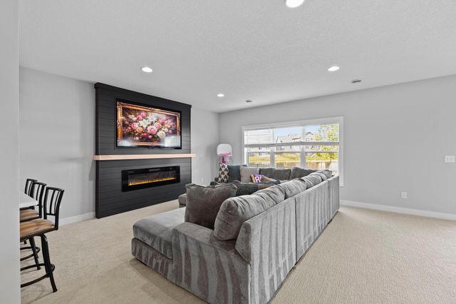 10166 Shadyview Lane N, Maple Grove, MN 55311