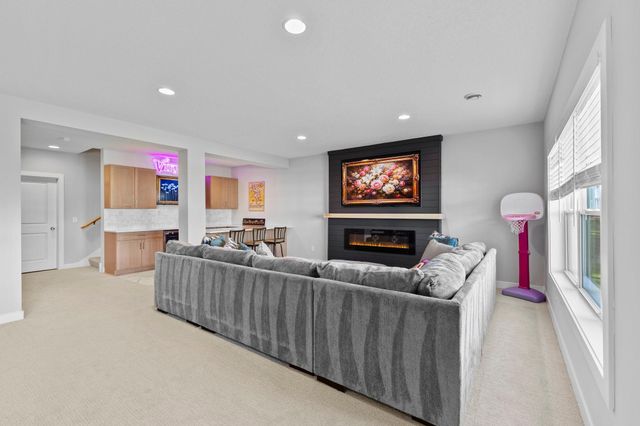 10166 Shadyview Lane N, Maple Grove, MN 55311
