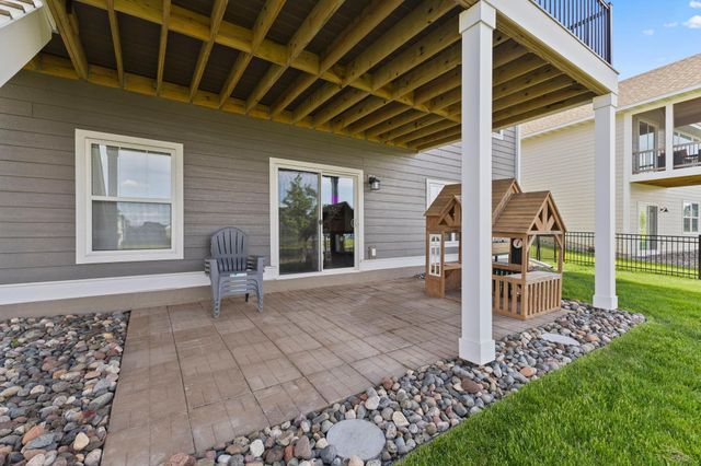 10166 Shadyview Lane N, Maple Grove, MN 55311