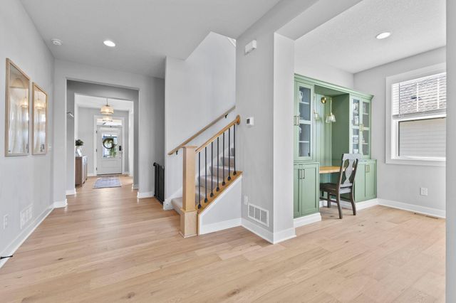 10166 Shadyview Lane N, Maple Grove, MN 55311