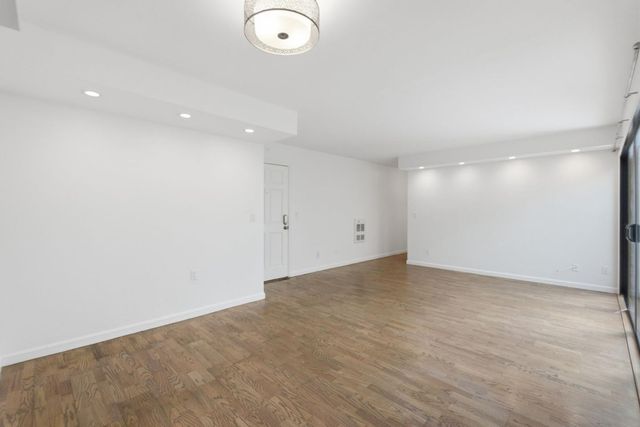 1919 Alameda De Las Pulgas 14, San Mateo, CA 94403