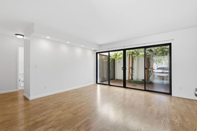 1919 Alameda De Las Pulgas 14, San Mateo, CA 94403