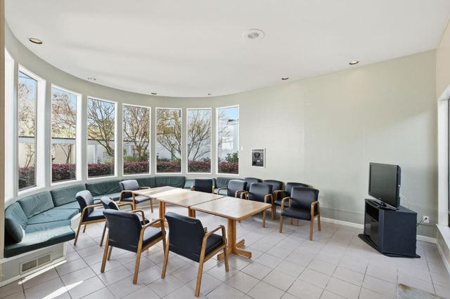 1919 Alameda De Las Pulgas 14, San Mateo, CA 94403