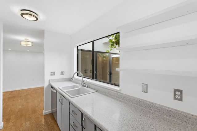 1919 Alameda De Las Pulgas 14, San Mateo, CA 94403