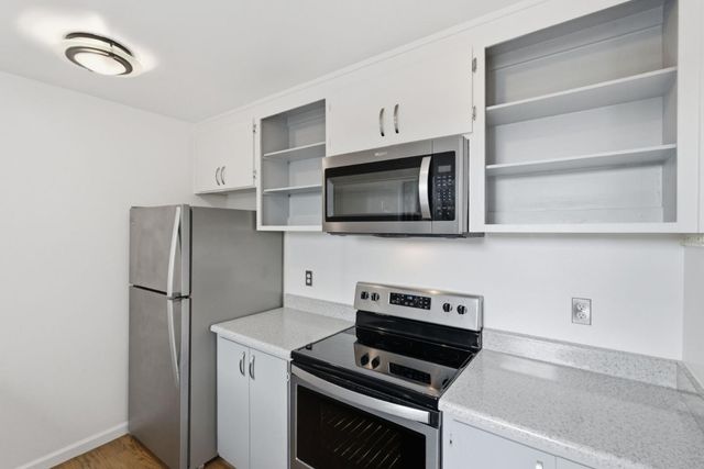 1919 Alameda De Las Pulgas 14, San Mateo, CA 94403
