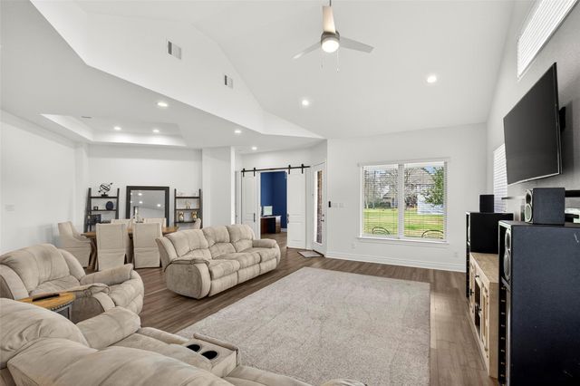 6038 Leeward Island Drive, Conroe, TX 77304