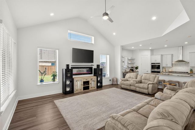 6038 Leeward Island Drive, Conroe, TX 77304