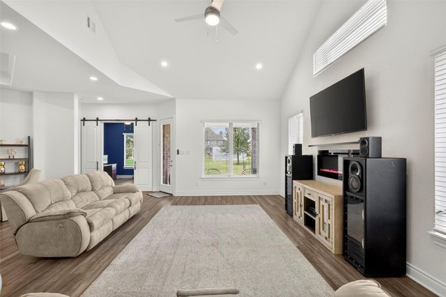 6038 Leeward Island Drive, Conroe, TX 77304