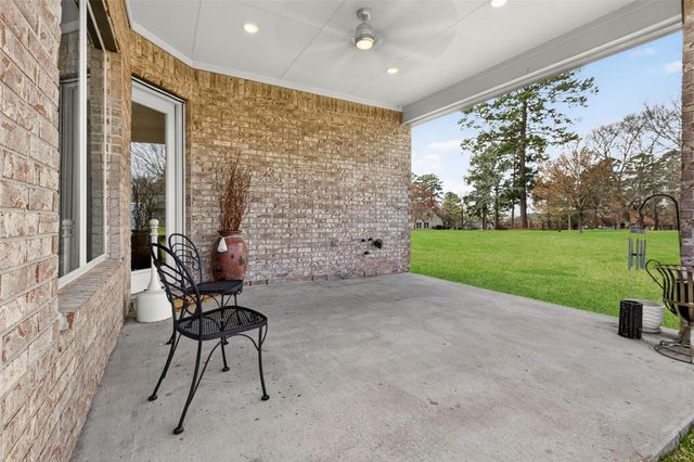 6038 Leeward Island Drive, Conroe, TX 77304